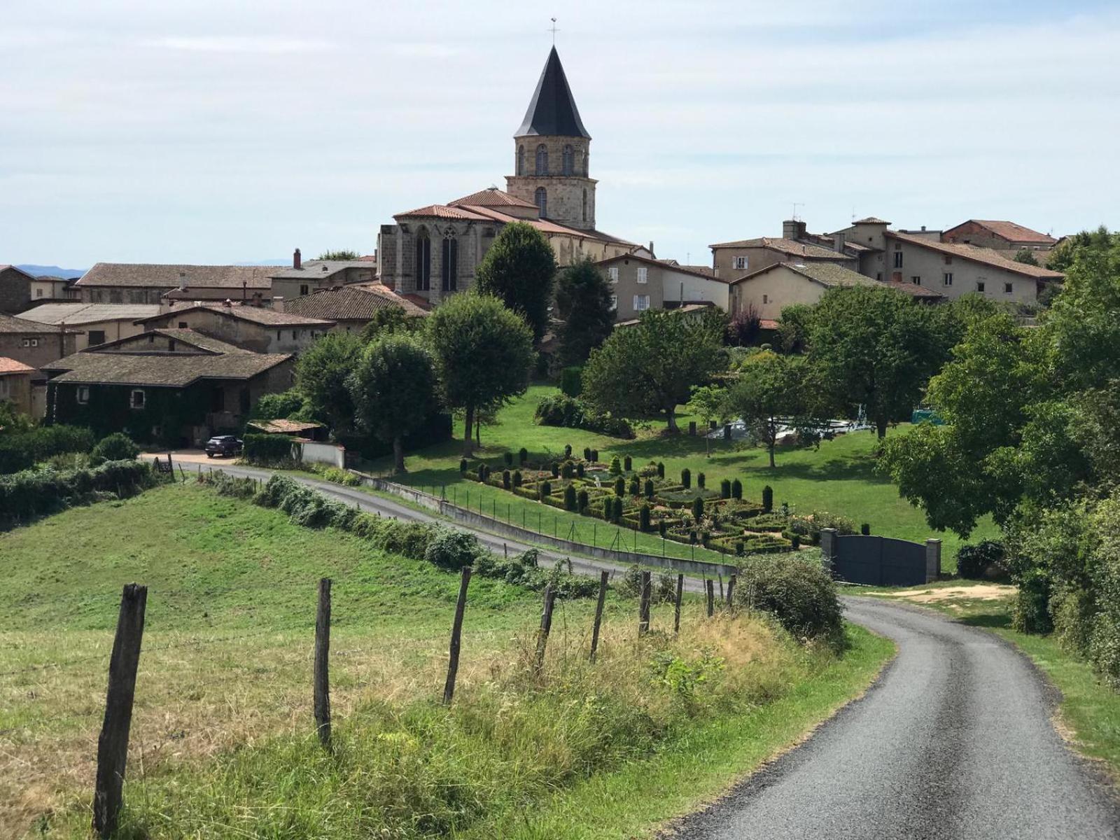 Le Jardin De Chignore Vollore-Ville Bagian luar foto